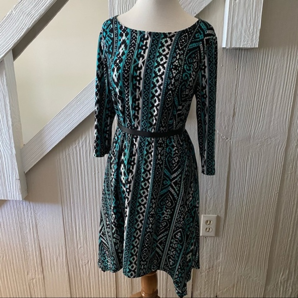 Flowy Stretchy Dress with Bold Print Size Small